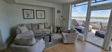 Building Photo - 646 11th Ave