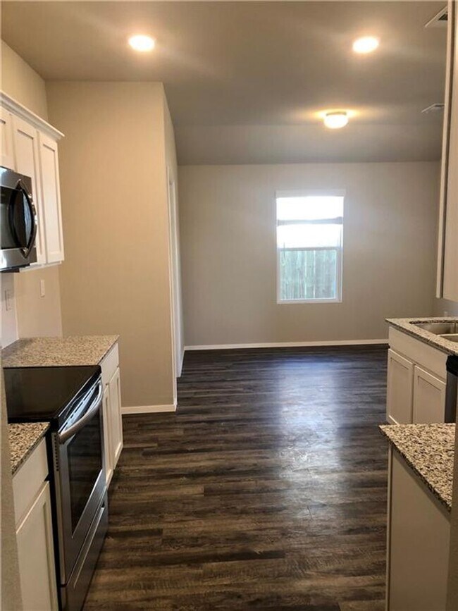 Foto del edificio - Fayetteville home | 3bed 2bath
