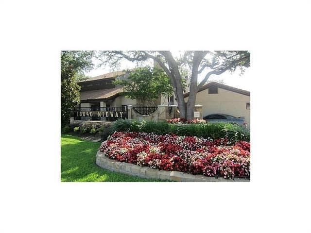 Foto del edificio - 18040 Midway Rd