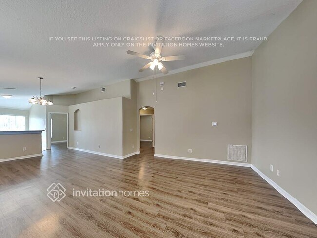 Foto del edificio - 10618 Lakeside Vista Dr