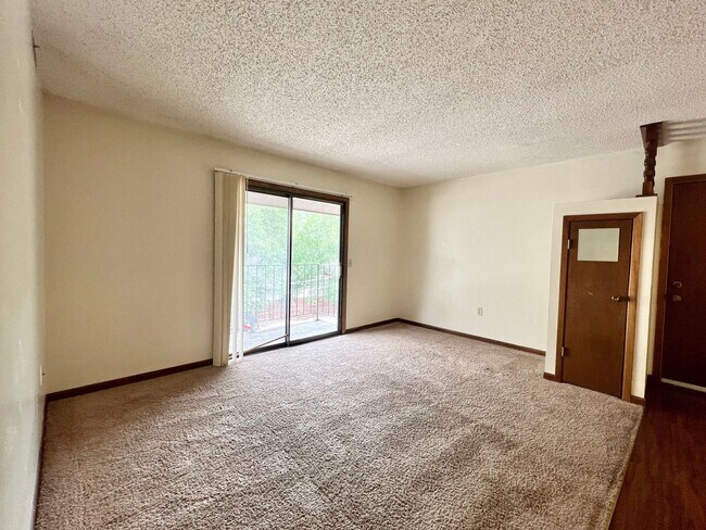 Foto del edificio - PRE LEASING Centrally Located 2 Bed Apartment