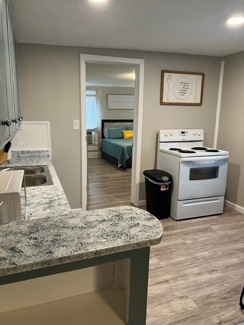 Foto del edificio - 300 W 16th St