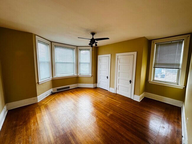Dormitorio grande - 3611 Purdue St