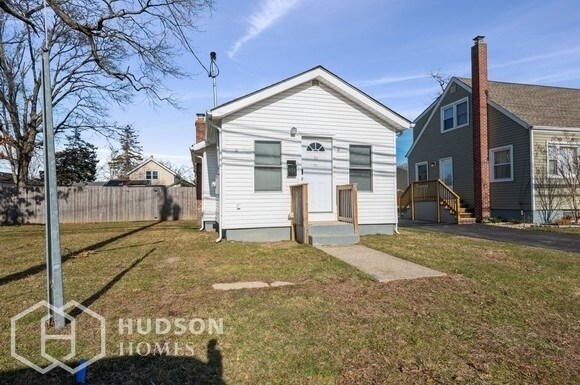 Primary Photo - 71 Redington St