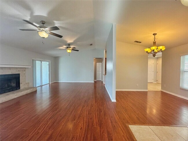 Foto del edificio - 3429 Fox Ridge St