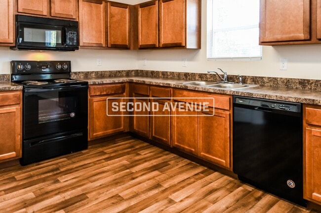 Building Photo - 29 Rockwell Ln