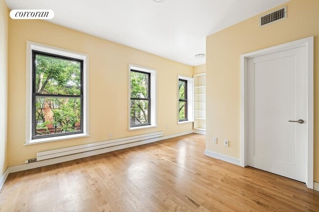 Building Photo - 432 13th St