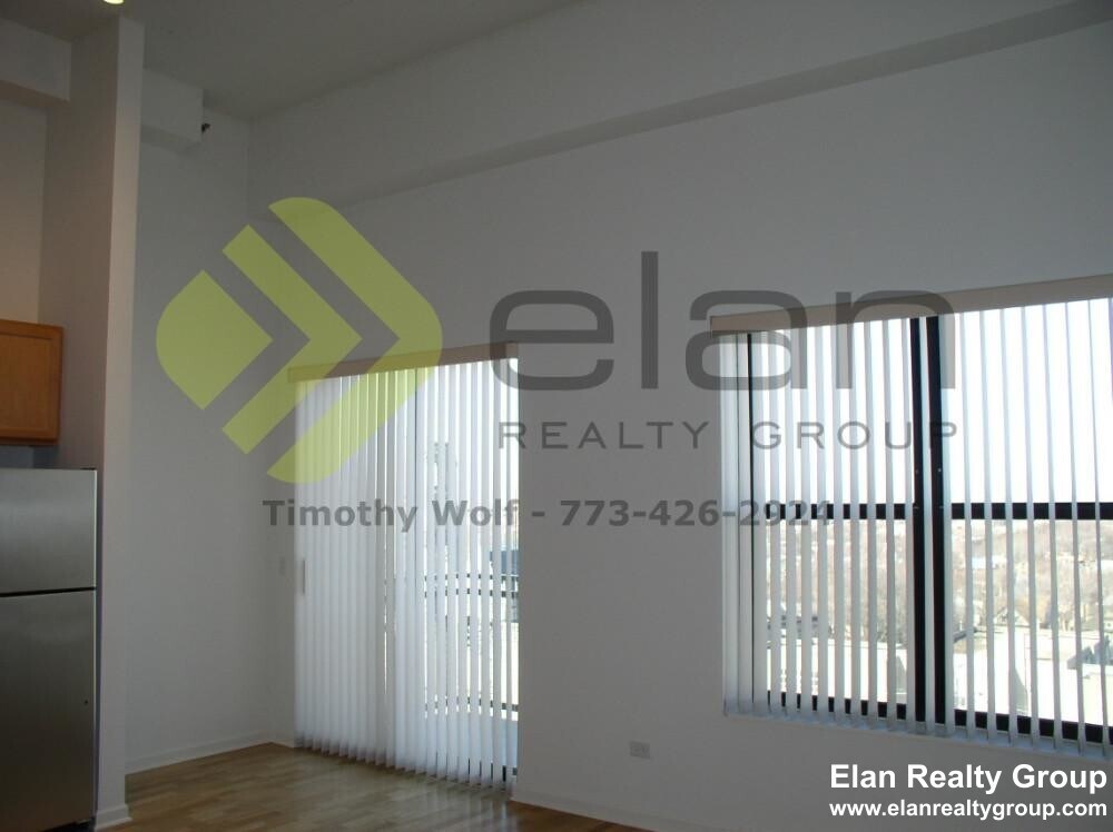 Primary Photo - 1122 W Catalpa Ave
