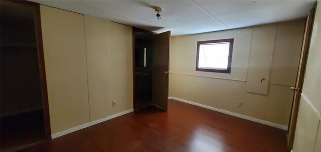 Building Photo - 865 Omeara