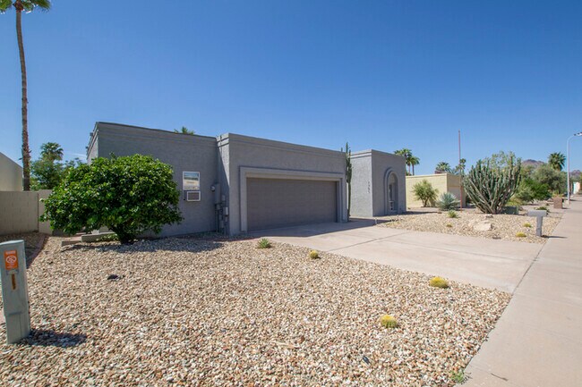 Building Photo - 7751 E Buena Terra Way