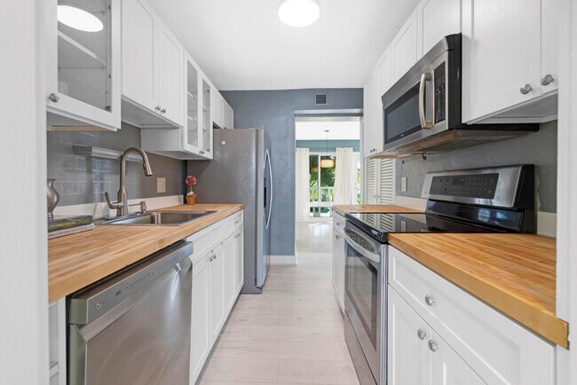 Foto del edificio - 2755 NE 28th Ave