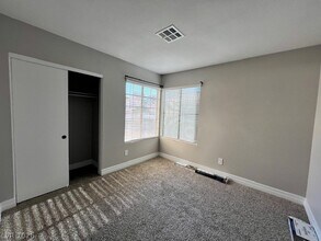 Building Photo - 2526 Wolverton Ave