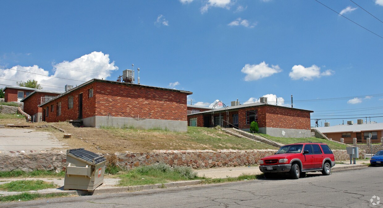 1300 N Ochoa St, El Paso, TX 79902 Apartments in El Paso, TX