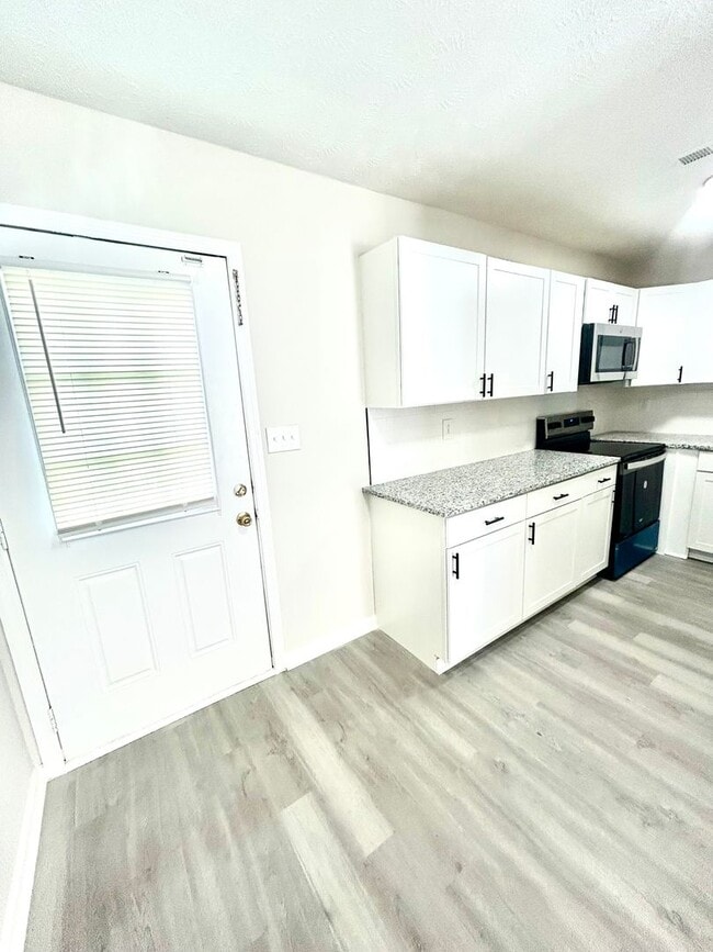 Interior Photo - Forest Pointe