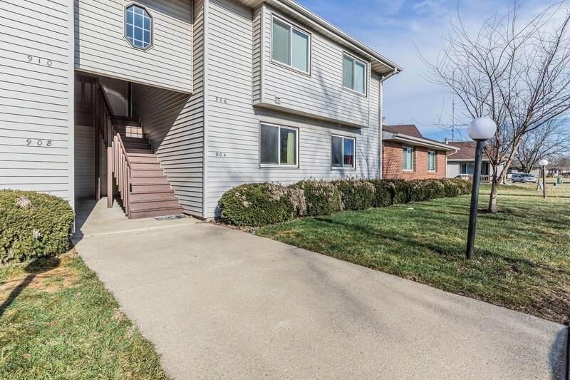 922 Kara Dr, Champaign, IL 61822 Condo for Rent in Champaign, IL