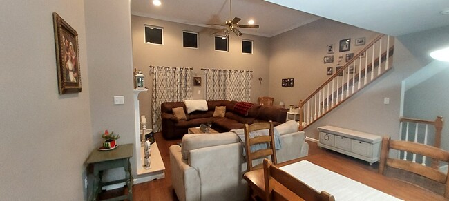 Spacious living room with high ceilings - 203 Prairie Ct