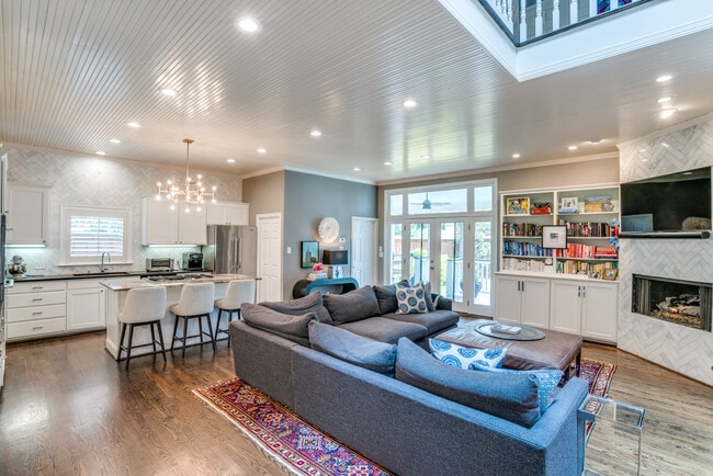 Building Photo - 3312 Villanova St