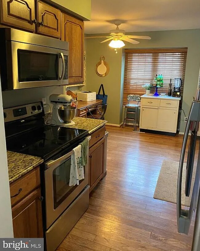 Foto del edificio - 17570 Macduff Ave