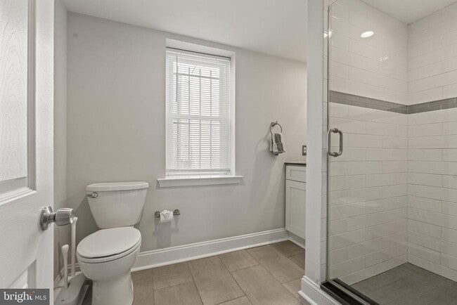 Building Photo - 910 S Darien St