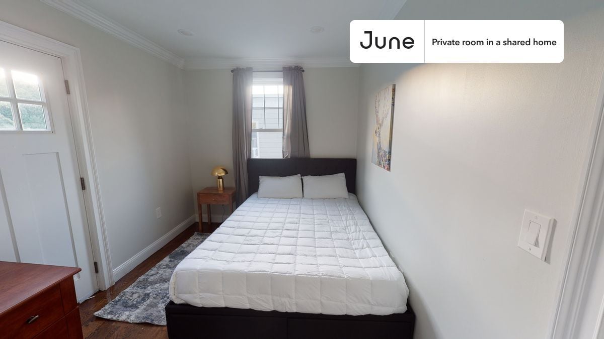 Private bedroom in 5 bed/1.5 bath Home - Private bedroom in 5 bed/1.5 bath Home