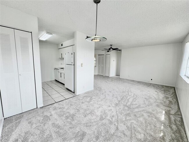 Foto del edificio - 8734 SW 3rd St
