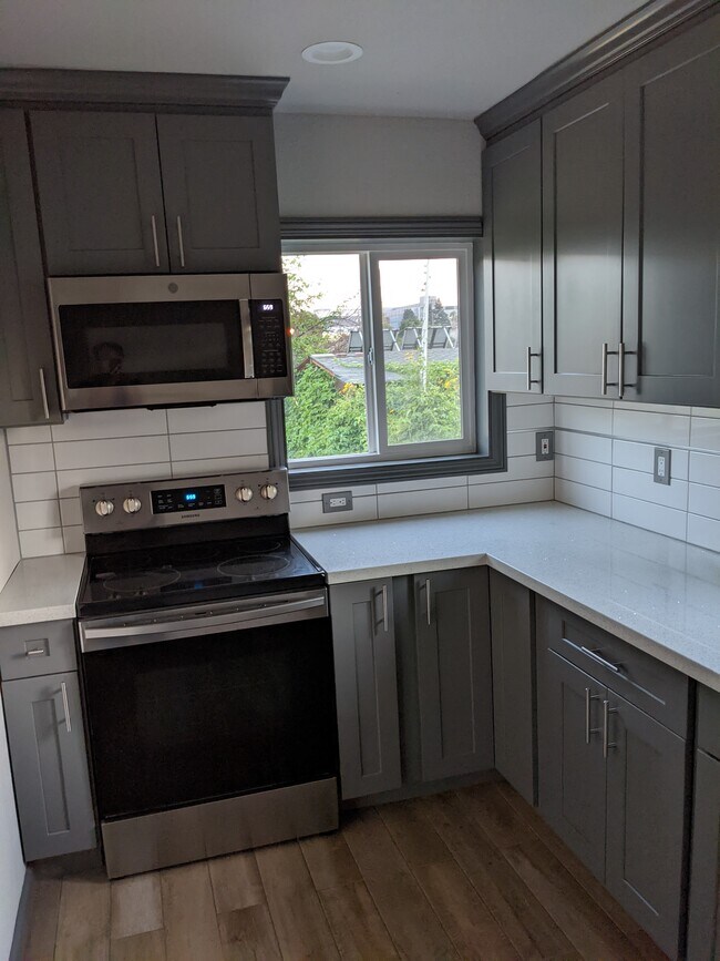 Foto del edificio - 481 Vaughn Ave