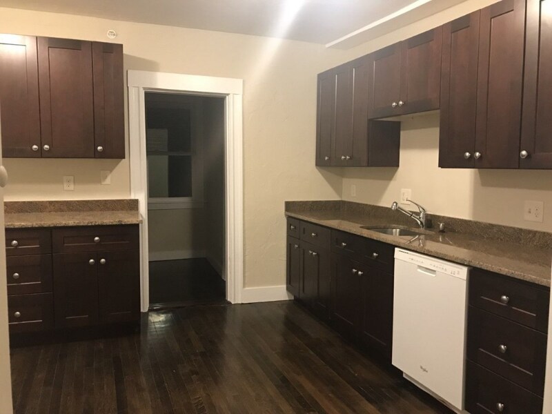 27 Curve St Unit 1, Dedham, MA 02026 Room for Rent in Dedham, MA