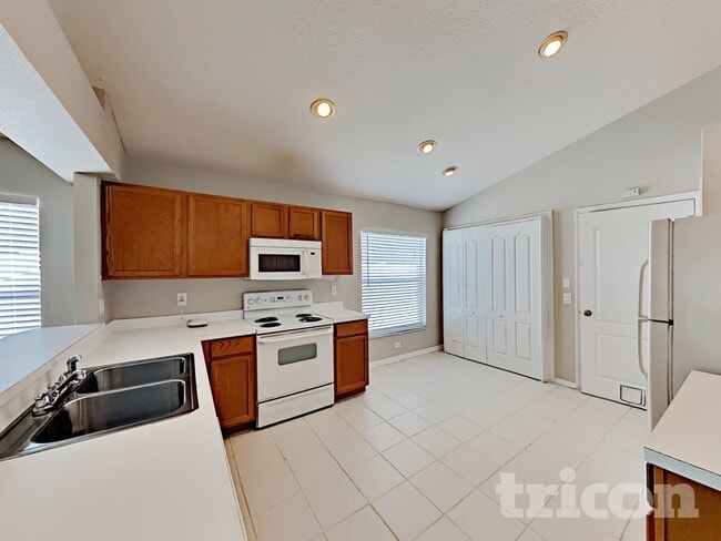 Building Photo - 6926 Waterbrook Ct