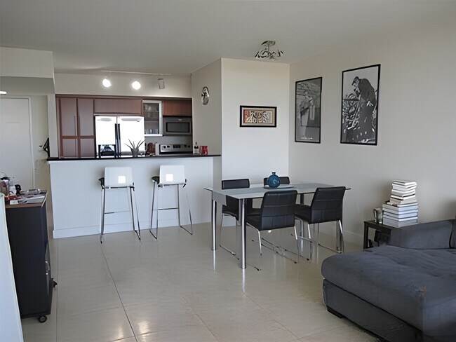 Foto del edificio - 3232 Coral Way