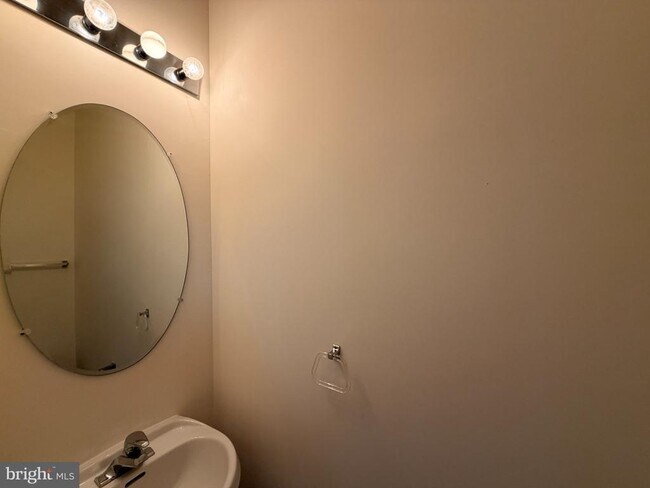 Foto del edificio - 125 Hidden Hill Cir