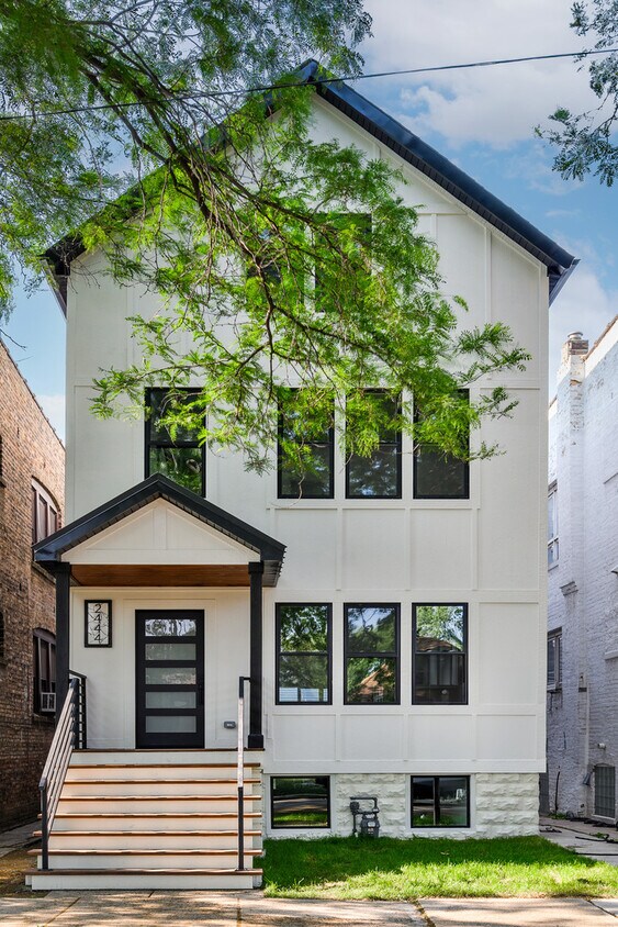2444 W Dakin St, Chicago, IL 60618 House Rental in Chicago, IL