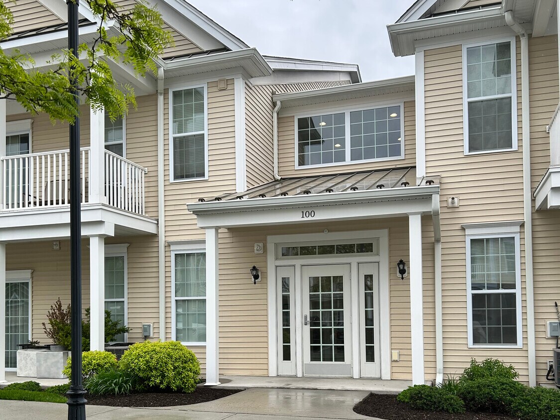 Foto principal - 124 Center Meadow Ln