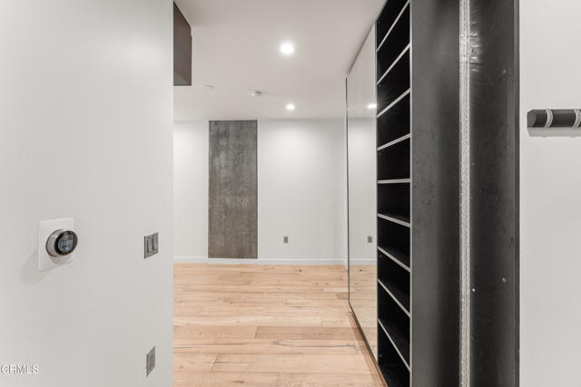 Foto del edificio - 1155 S Grand Ave