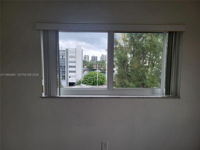 Foto del edificio - 1020 94th St