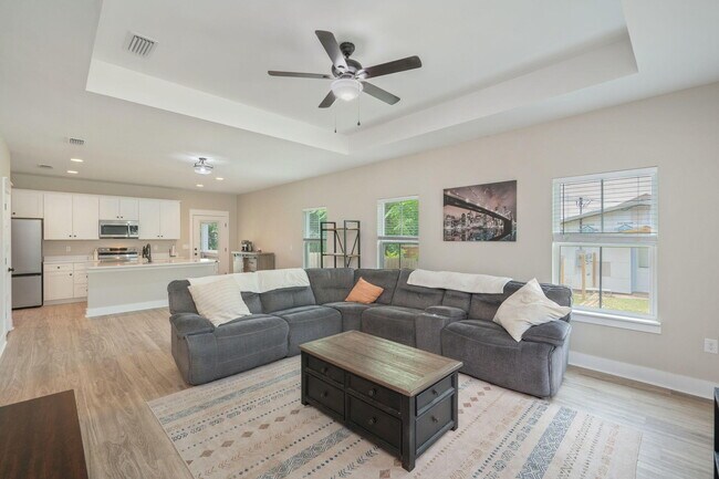 Foto del edificio - 3168 Maple St