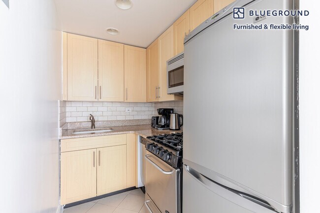 Building Photo - 141 E 33rd St