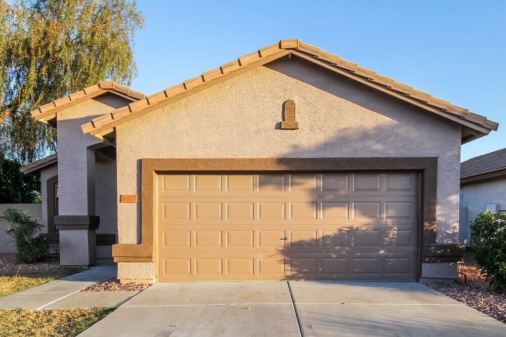 Primary Photo - 6577 W Lawrence Ln