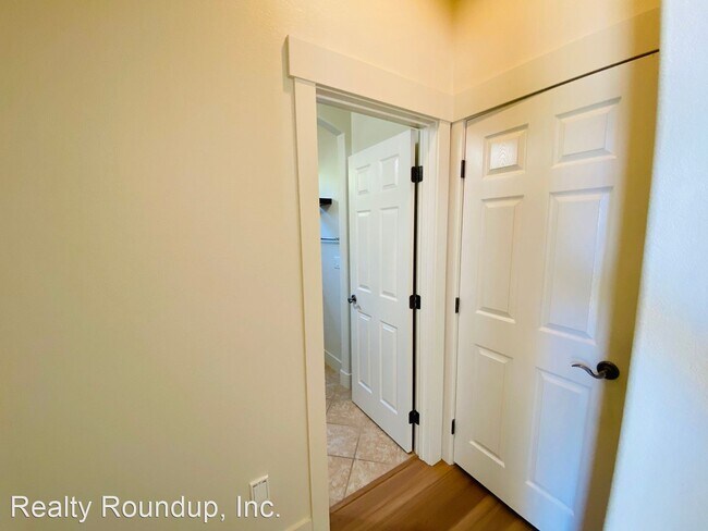 Foto del edificio - 4 br, 3 bath House - 1697 Stone Canyon Dr
