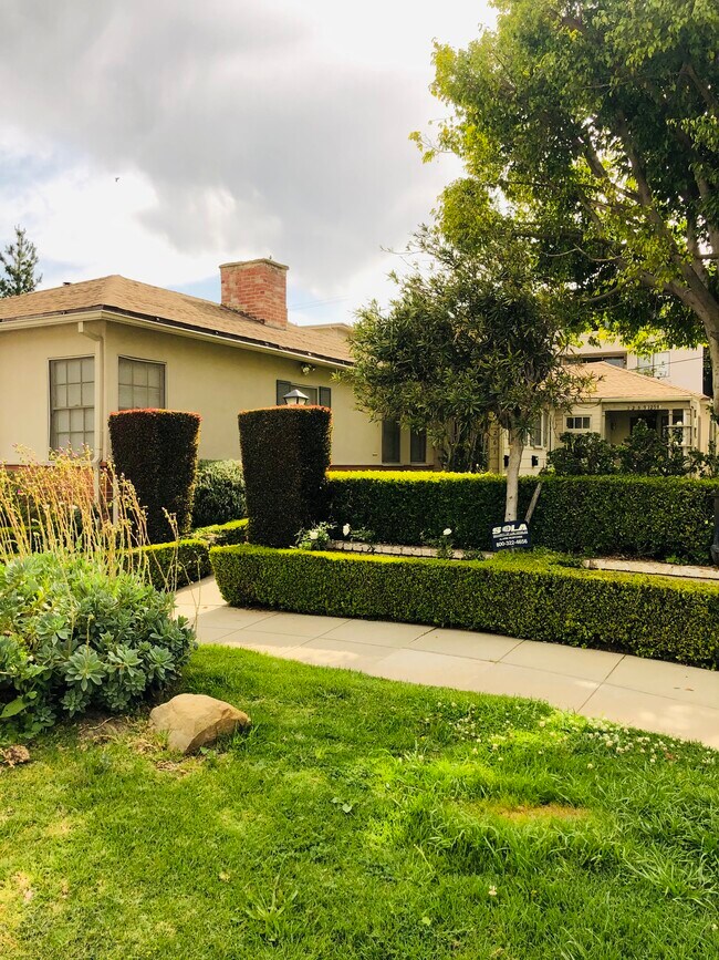 Foto del edificio - 1259 Devon Ave