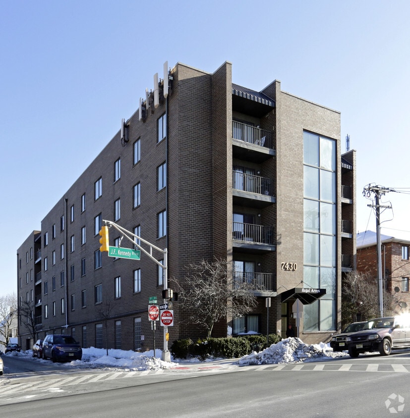Primary Photo - Regal Arms Condominiums