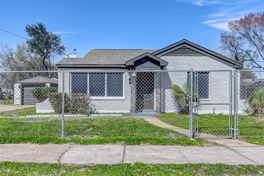 Foto principal - 5211 Farmer St
