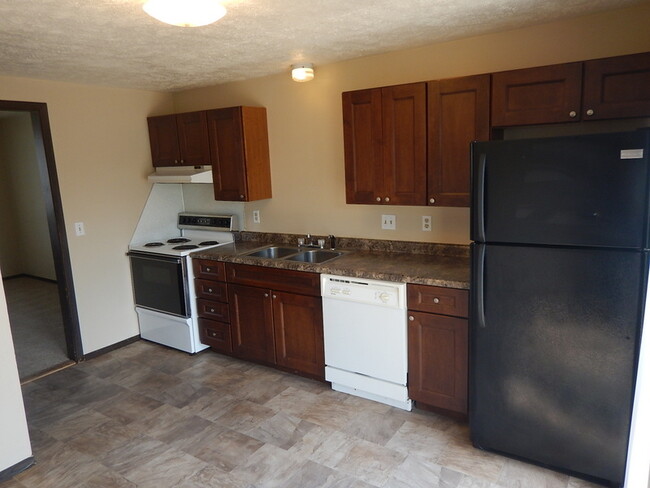 kitchen - 2404 W 6th St