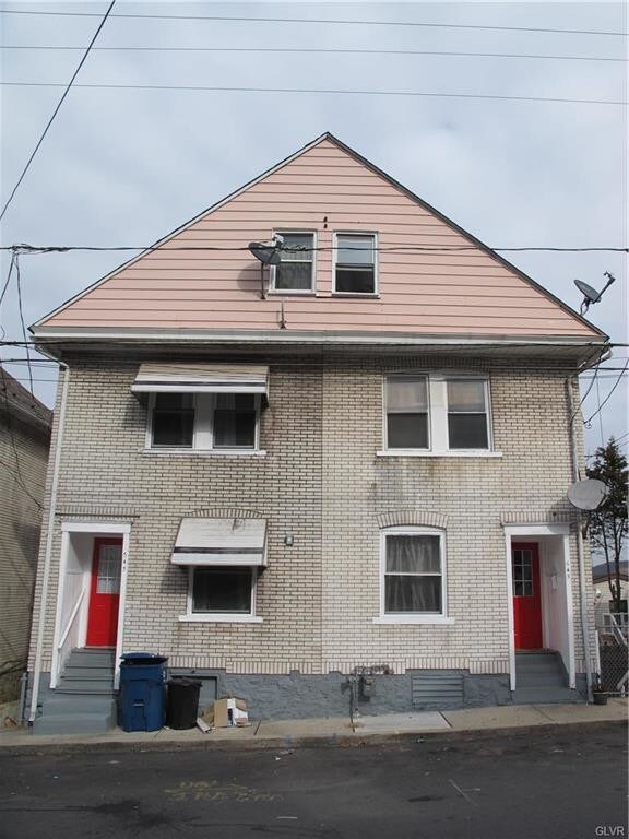Building Photo - 643 William St