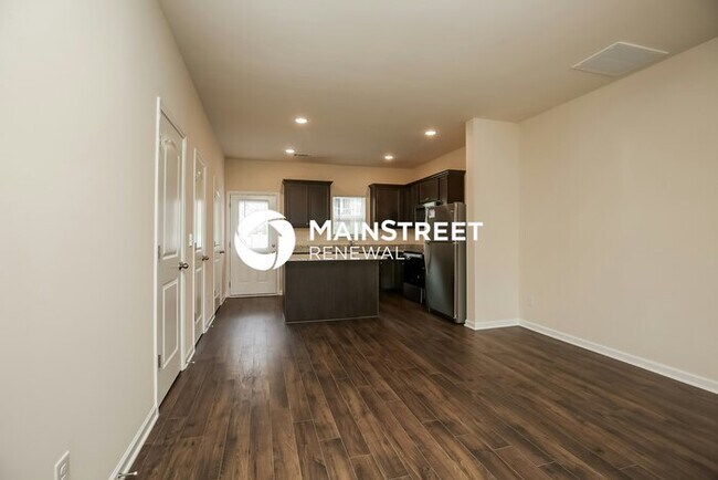 Foto del edificio - 2 Bedroom Pet-Friendly Home in La Vergne, TN with Main Street Renewal