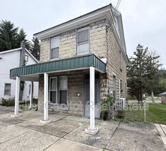 Building Photo - 709 Main St