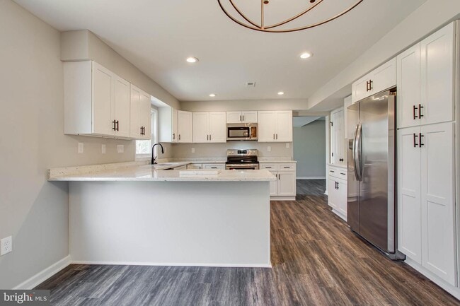 Building Photo - 1104 Cornell Ln