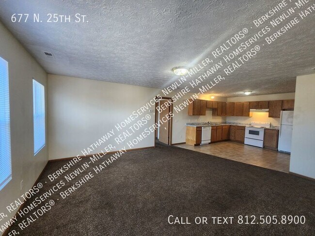 Building Photo - 1BR Upper Apartment on near eastside close...