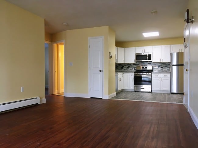 Building Photo - 28 Kenmar Dr