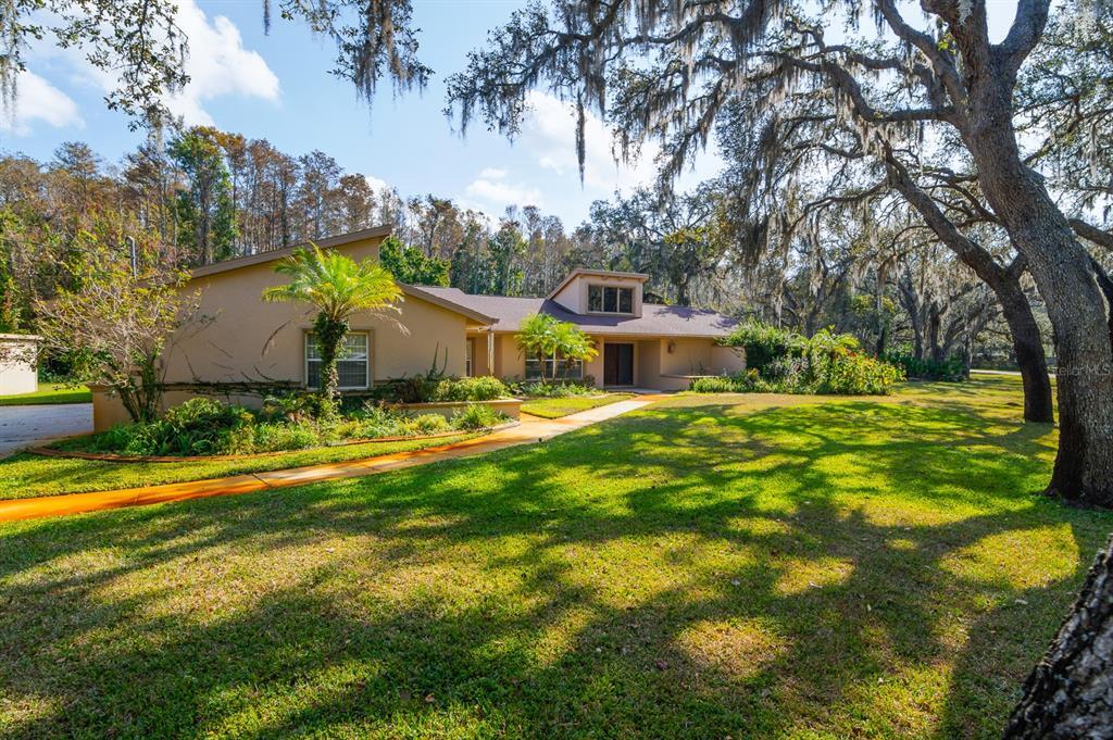 Foto principal - 10206 Lakeview Dr