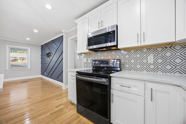 Foto del edificio - 2717 S Clark Dr